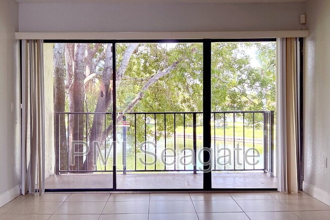 Building Photo - 1543 Lake Crystal Dr