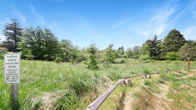 Building Photo - New Construction - 2 Bed 3 Bath - High-Eff...