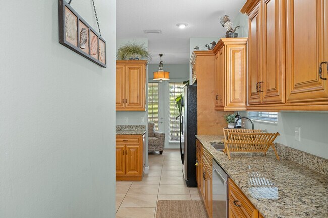 Building Photo - 4 Waterside St