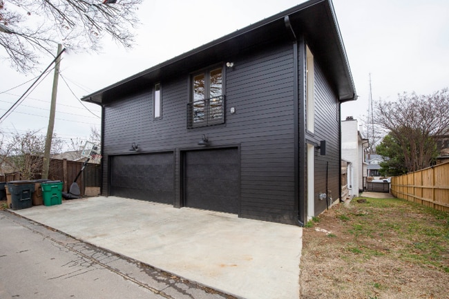 Building Photo - 2213 Belmont Blvd