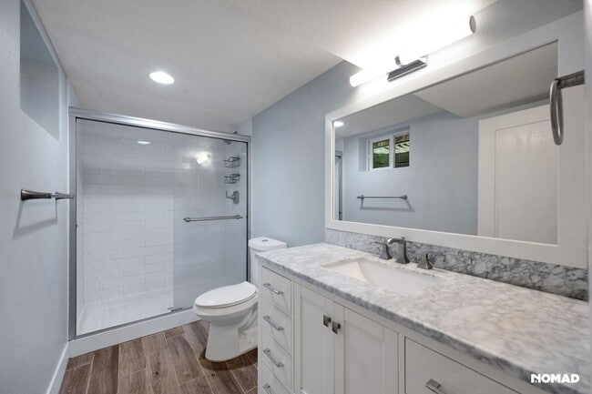 Building Photo - Spacious 3BR House in Denver