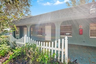 Building Photo - ST PETE APARTMENT FOR RENT!!