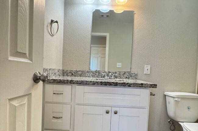 Building Photo - 1205 15th St