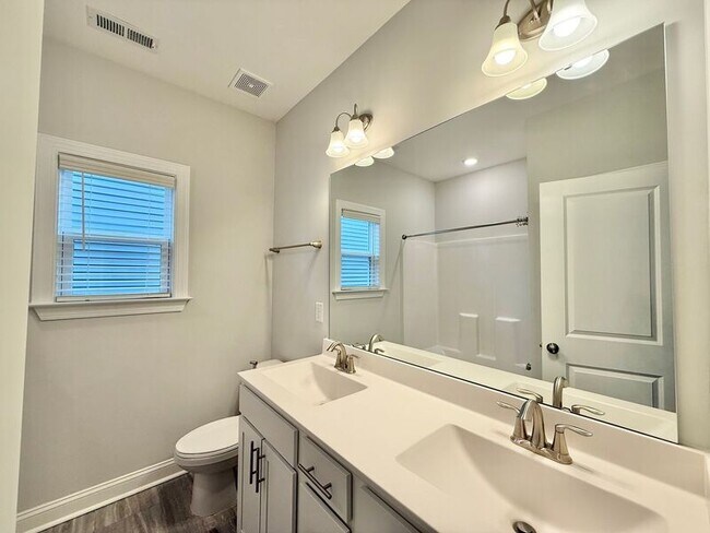 Building Photo - 3246 Douglas Fir Rd