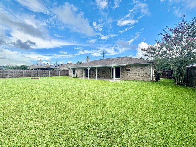 Building Photo - 1437 Little Creek Dr