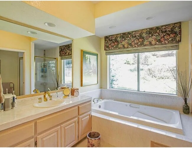Building Photo - 4 Bed 3 Bath Elegant Home In Lafayette W/ ...