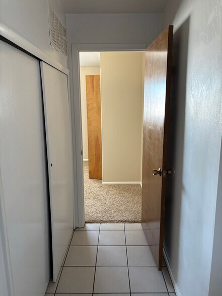 Building Photo - 1317 S 400 E