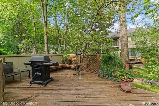 Building Photo - 1360 Bramblebush Run