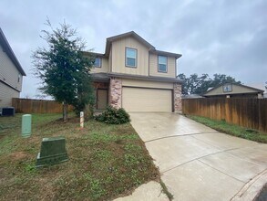 Building Photo - Beautiful 3 bed, 2.5 bath home!