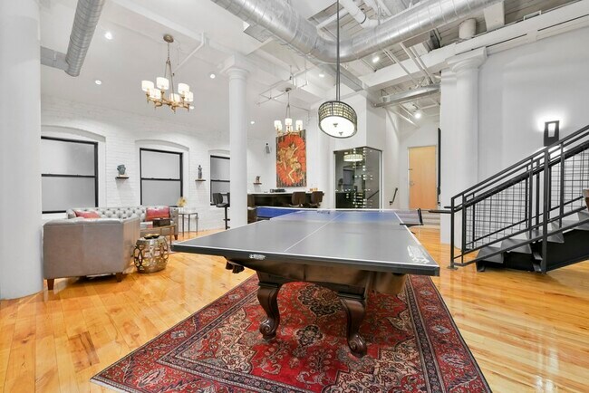 Building Photo - 112 Beach St