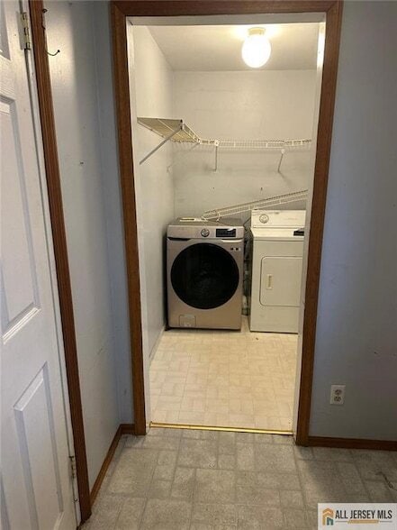 Building Photo - 143 Fiat Ave