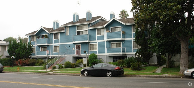 Building Photo - Whitsett Manor Apartments