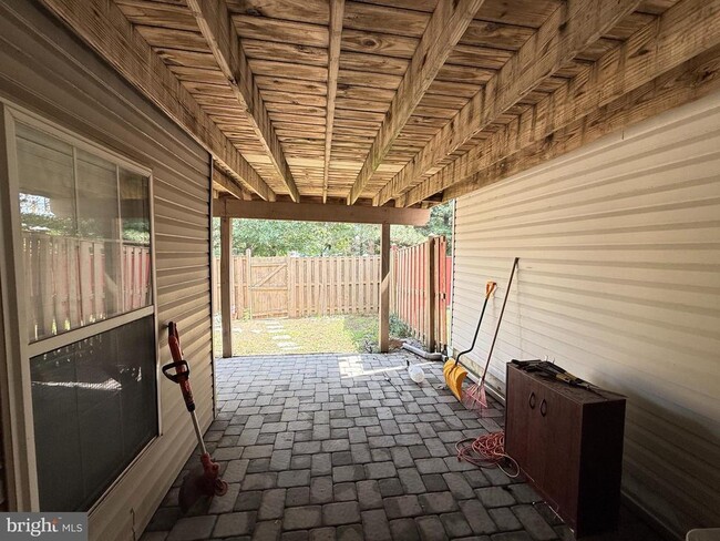 Building Photo - 2539 Banshire Dr