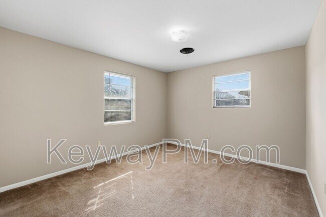 Building Photo - 3645 Westwood Dr