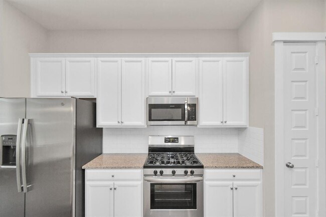 Building Photo - 716 Strawberry Pines Ct