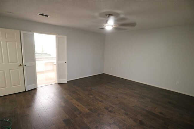 Building Photo - 9939 Kemp Forest Dr