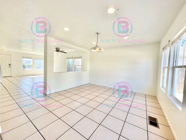 Building Photo - 9685 Canyon Meadows Dr
