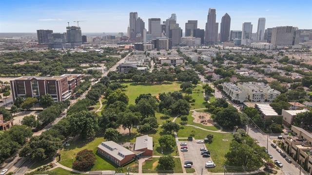 Building Photo - 3105 San Jacinto St