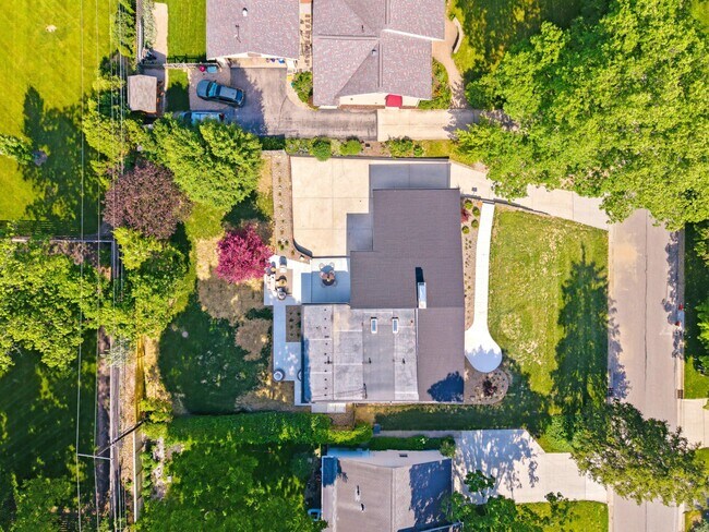 Building Photo - 2276 Johnston Rd