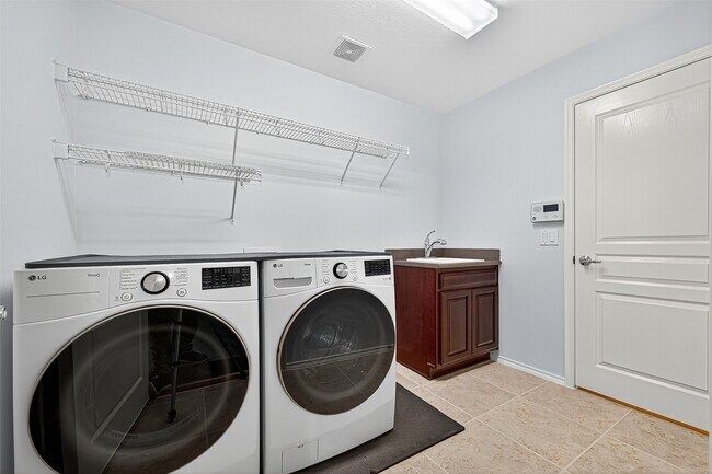 Building Photo - 5518 Elderberry Arbor