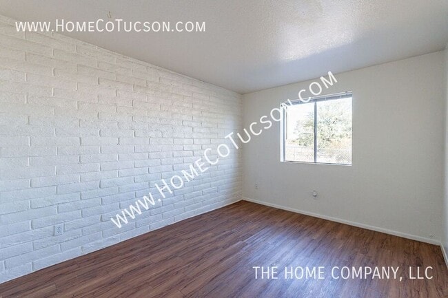 Building Photo - 2511 N Fontana Ave