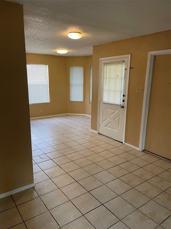 Building Photo - 6902 Trendal Ln