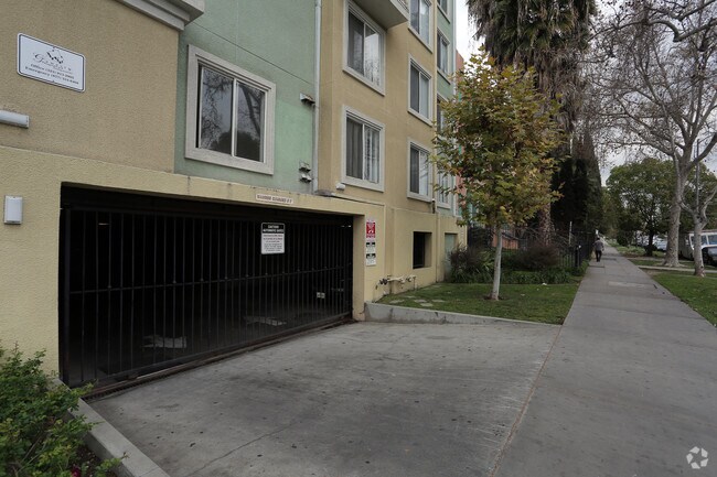 Building Photo - Sycamore Village
