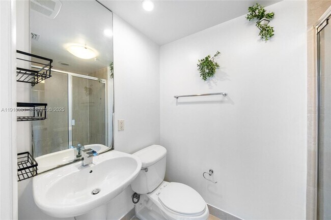 Building Photo - 7700 Collins Ave