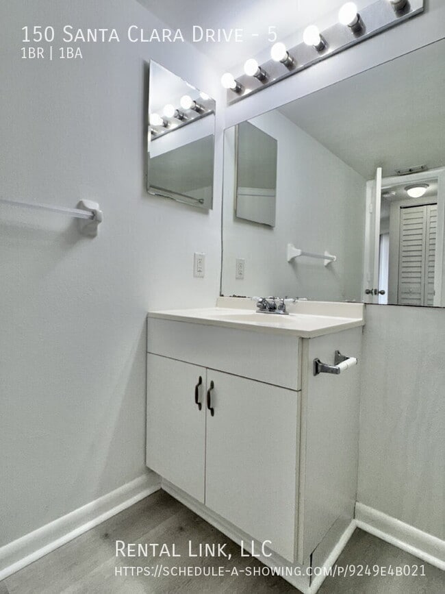 Building Photo - 150 Santa Clara Dr