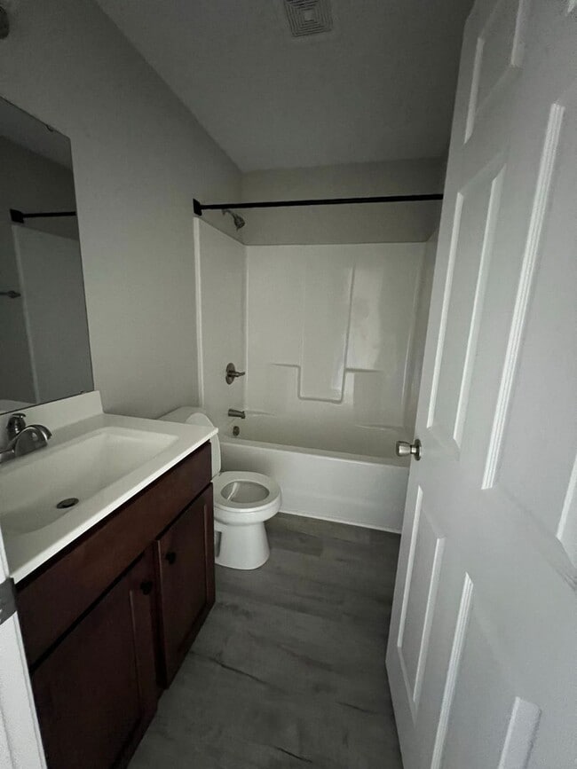 Building Photo - Newer Home in Lake Labadie Subdivision