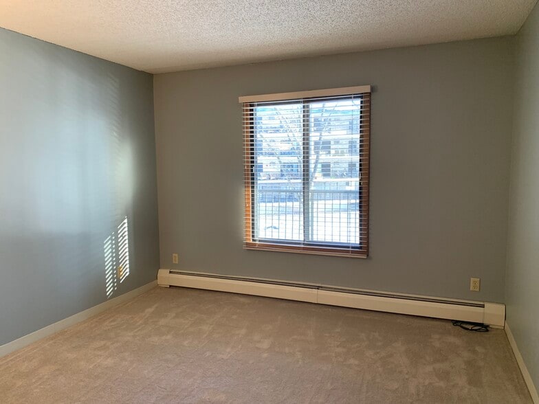 Second Bedroom - 10531 Cedar Lk Rd S