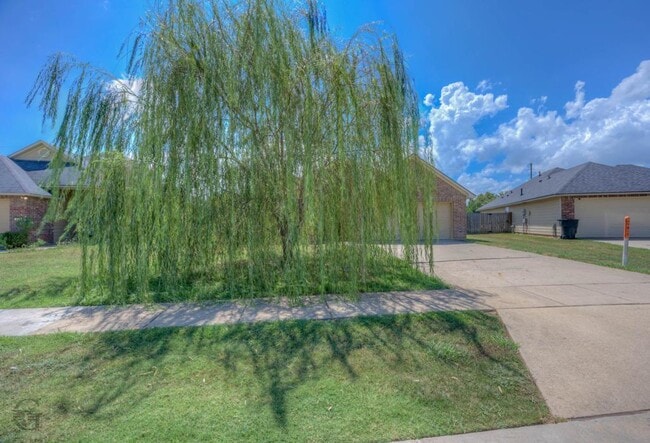 Building Photo - 421 Jordan Dr
