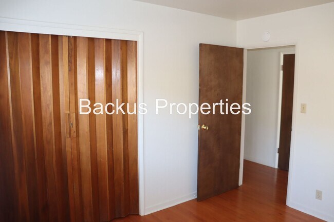 Building Photo - Wonderful three bedroom home in Monterey Park area of South Salinas