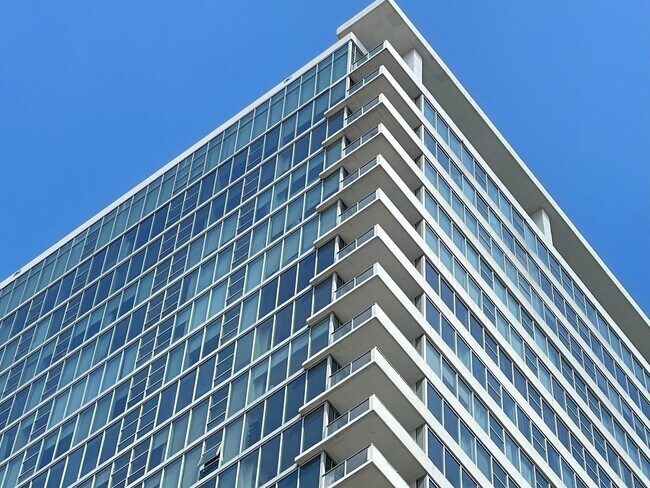 Building Photo - 1720 S Michigan Ave