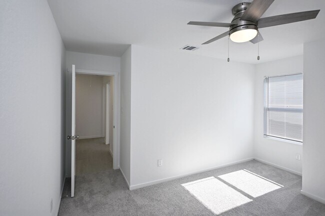 Building Photo - 7411 Spinel Way