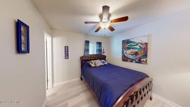 Building Photo - 10168 Beach Dr SW