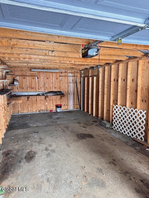 Building Photo - 183 Maple Ave