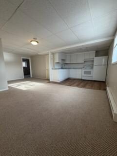 Building Photo - 165 Main St