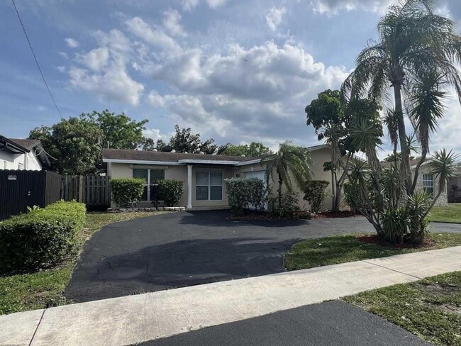Building Photo - 11360 NW 37th Pl