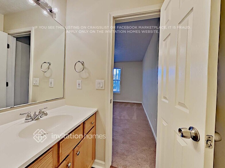 Building Photo - 740 Avening Ct