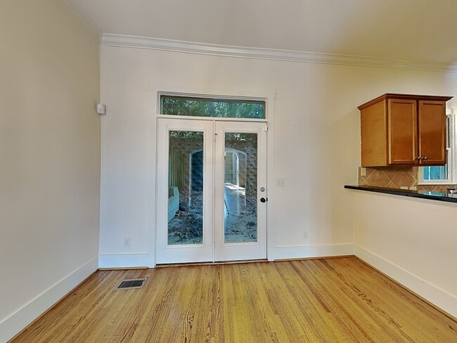 Building Photo - 2081 Eagle Ridge Dr