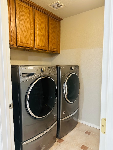 Building Photo - 811 S Wyoming Ave