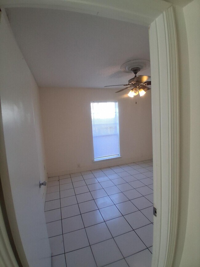 Building Photo - 3320 N Arnoult Rd