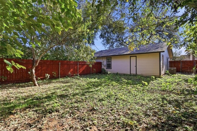 Building Photo - 6002 Tracy Lynn Ln