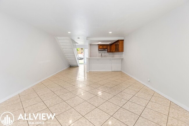 Building Photo - Beautifully Renovated 2-bedroom, 1.5-bath ...
