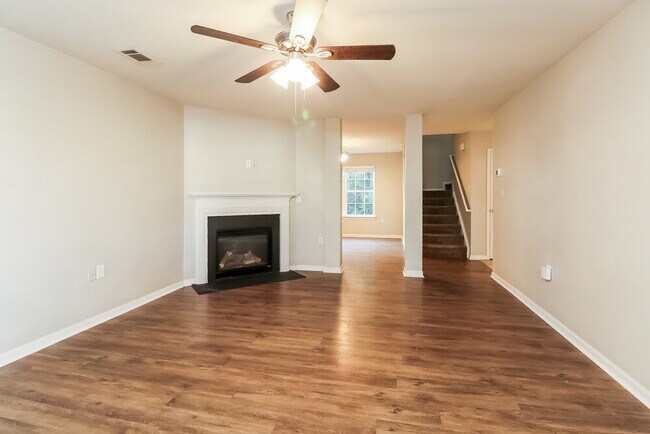 Building Photo - 721 Overlook Rd