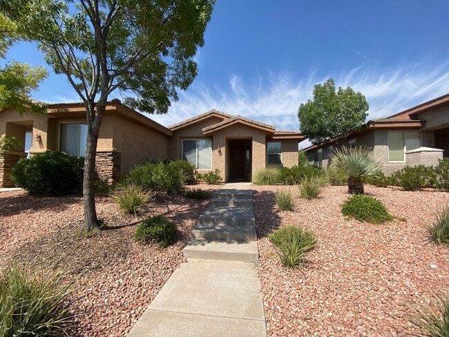 Building Photo - REMODELED TOWNHOME AVAILABLE FOR RENT