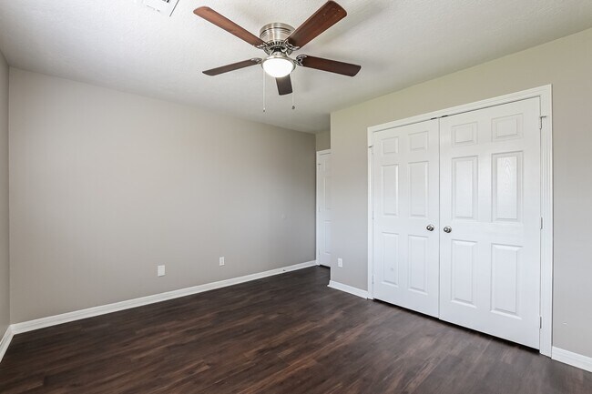 Building Photo - 521 Cedar Ave