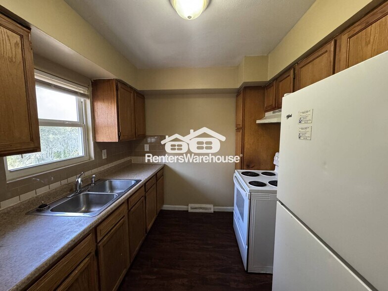 Building Photo - 10137 Cavalier Ct