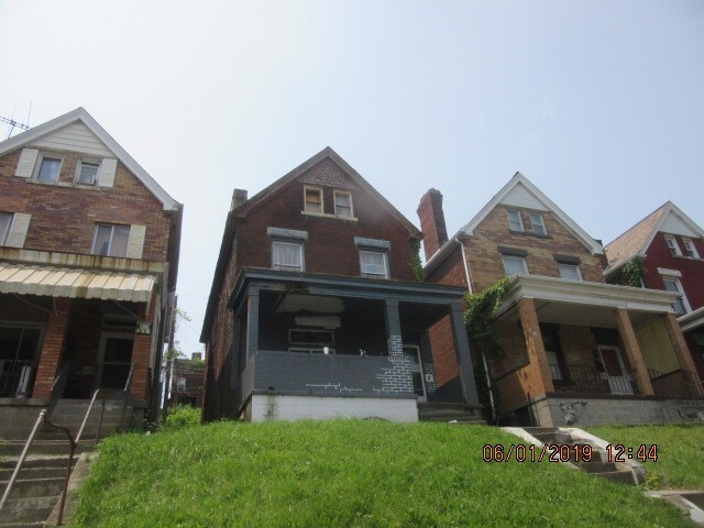 Building Photo - 324 Moore Ave